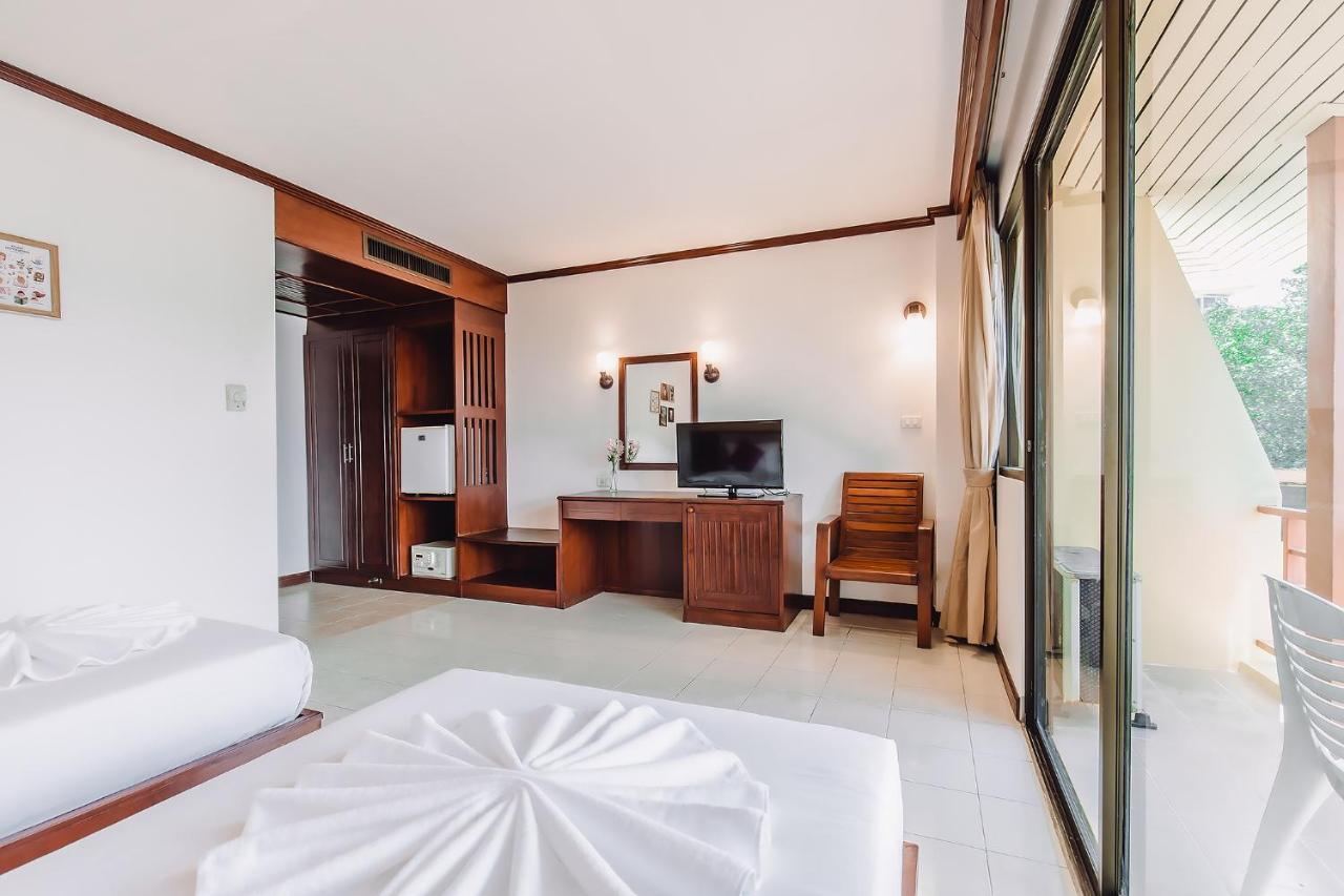 Bauman Ville Hotel Phuket Exterior photo