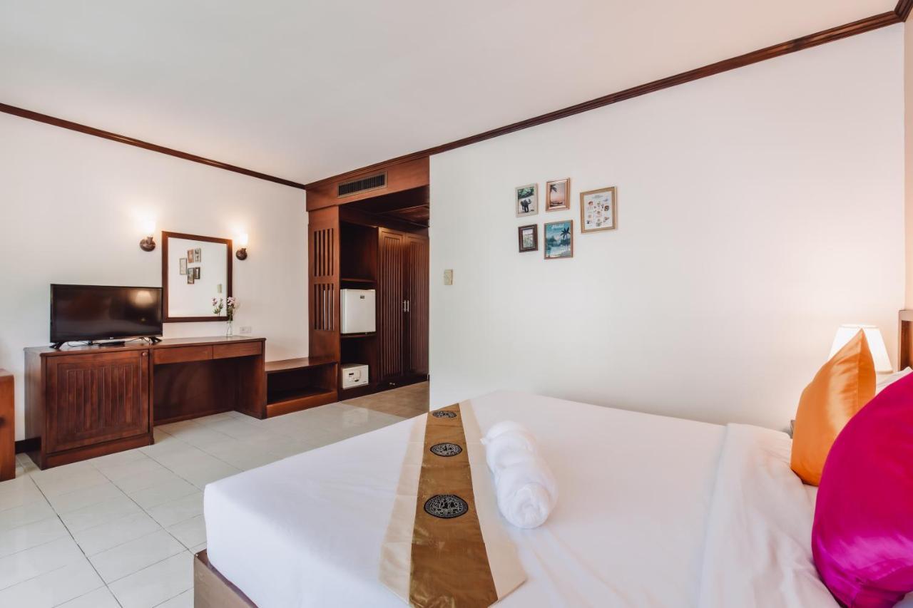 Bauman Ville Hotel Phuket Exterior photo